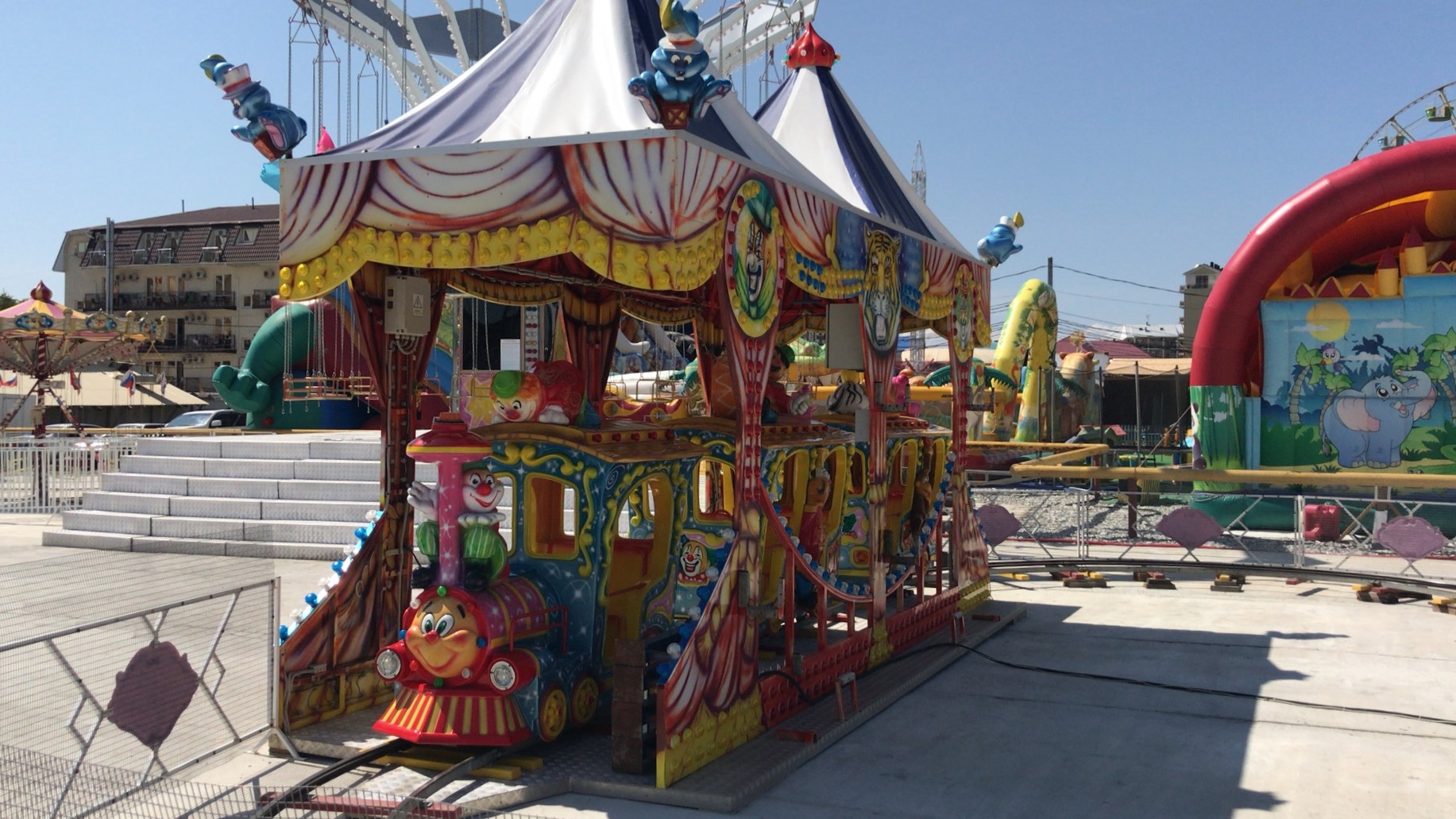 Аттракционы развлекательного парка Funtime в Витязево